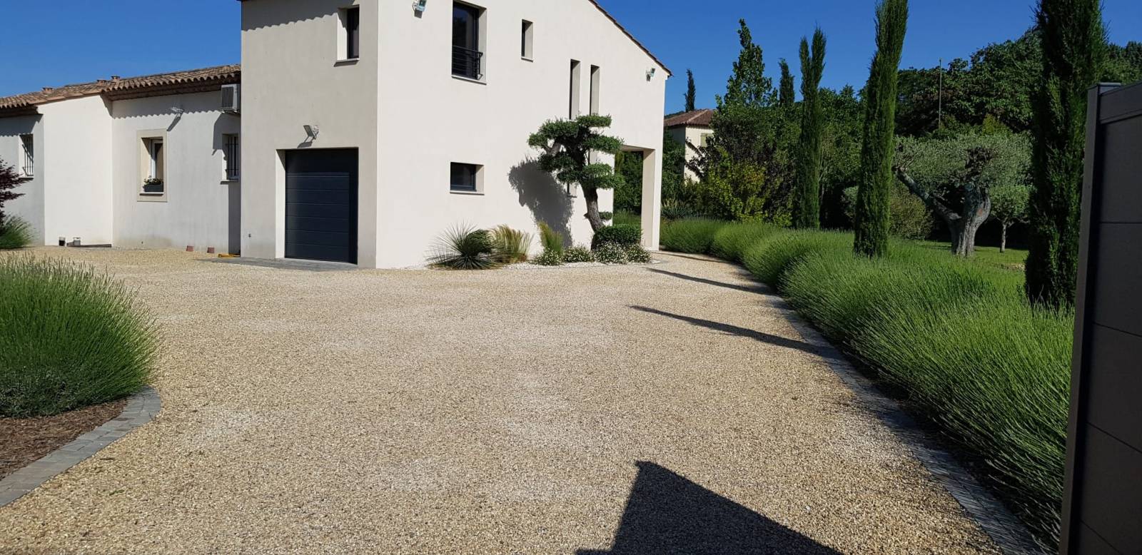 Aménagement extérieur français à Aix-en-Provence 13100, Bouches-du-Rhône : matériaux certifiés et savoir-faire reconnu – 2026