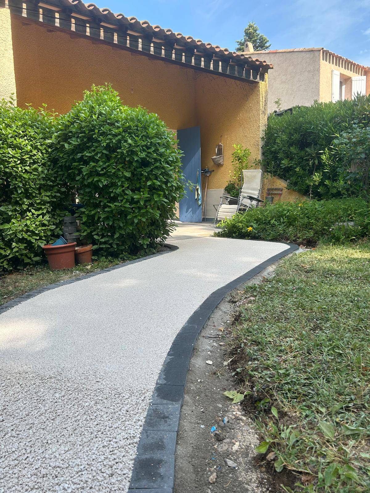 Parking en gravier aggloméré à Éguilles 13510, Bouches-du-Rhône : solution économique et finition maîtrisée – 2026