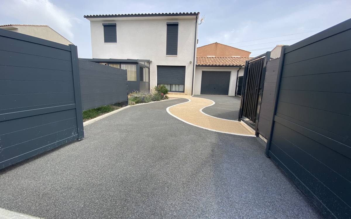 Allée piétonne naturelle en Mineralstar® , moquette de pierre drainante et élégante à Aix-en-Provence