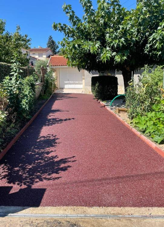 Allée carrossable en Gravistar®, le gravier goudronné signé Daniel Moquet, esthétique et résistant à Aix-en-Provence