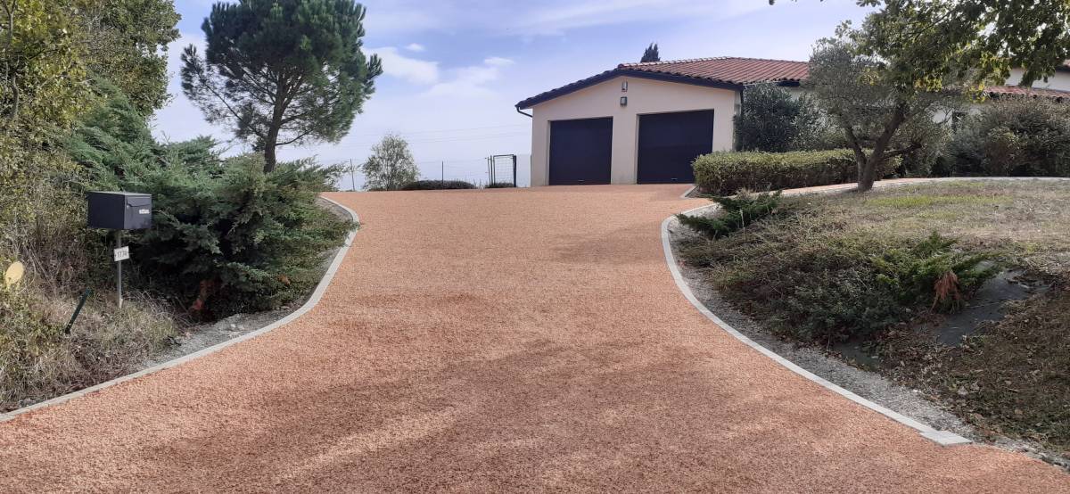 Des cours carrossables sans entretien grâce au Gravistar®, revêtement robuste et durable à Aix-en-Provence