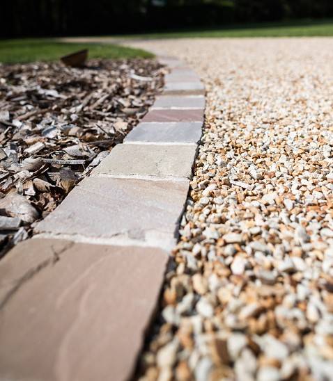 Une allée carrossable robuste et naturelle avec Gravistar®, le gravier goudronné esthétique à Aix-en-Provence