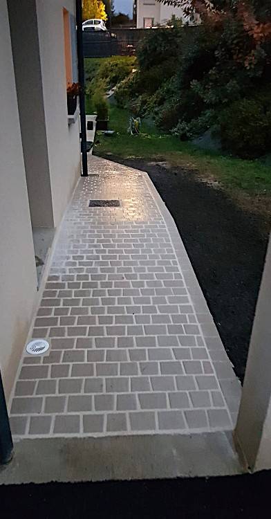 Découvrez les pavé LaCouture® résistant et indémodable parfait pour vos allées piétonnes à Aix-en-Provence