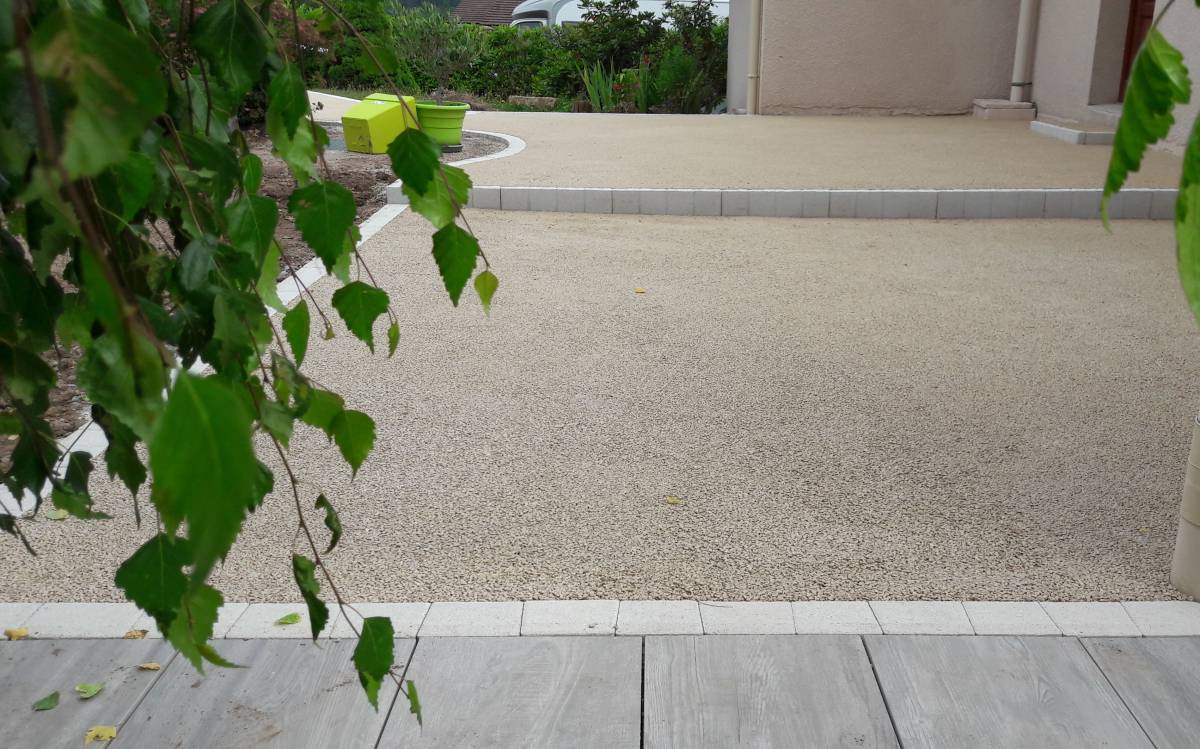 Aménagez une terrasse en résine naturelle Mineralstar® pour un confort pieds nus en été à Aix‑en‑Provence