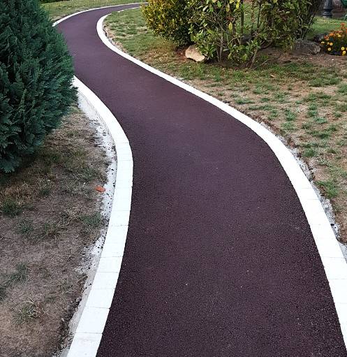 Faciliter l’entretien des passages latéraux avec le Stardraine®, un bitume drainant performant à Aix-en-Provence