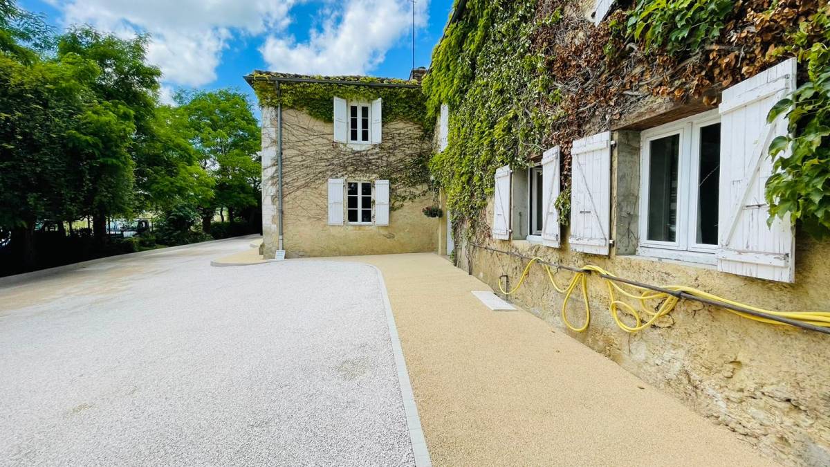 Mineralstar®, la résine naturelle idéale pour vos terrasses existantes par Daniel Moquet Aix-en-Provence.