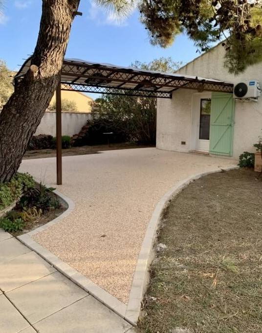 Réduisez l’entretien de votre cour extérieure avec Hydrostar®, la résine drainante facile à nettoyer à Aix-en-Provence