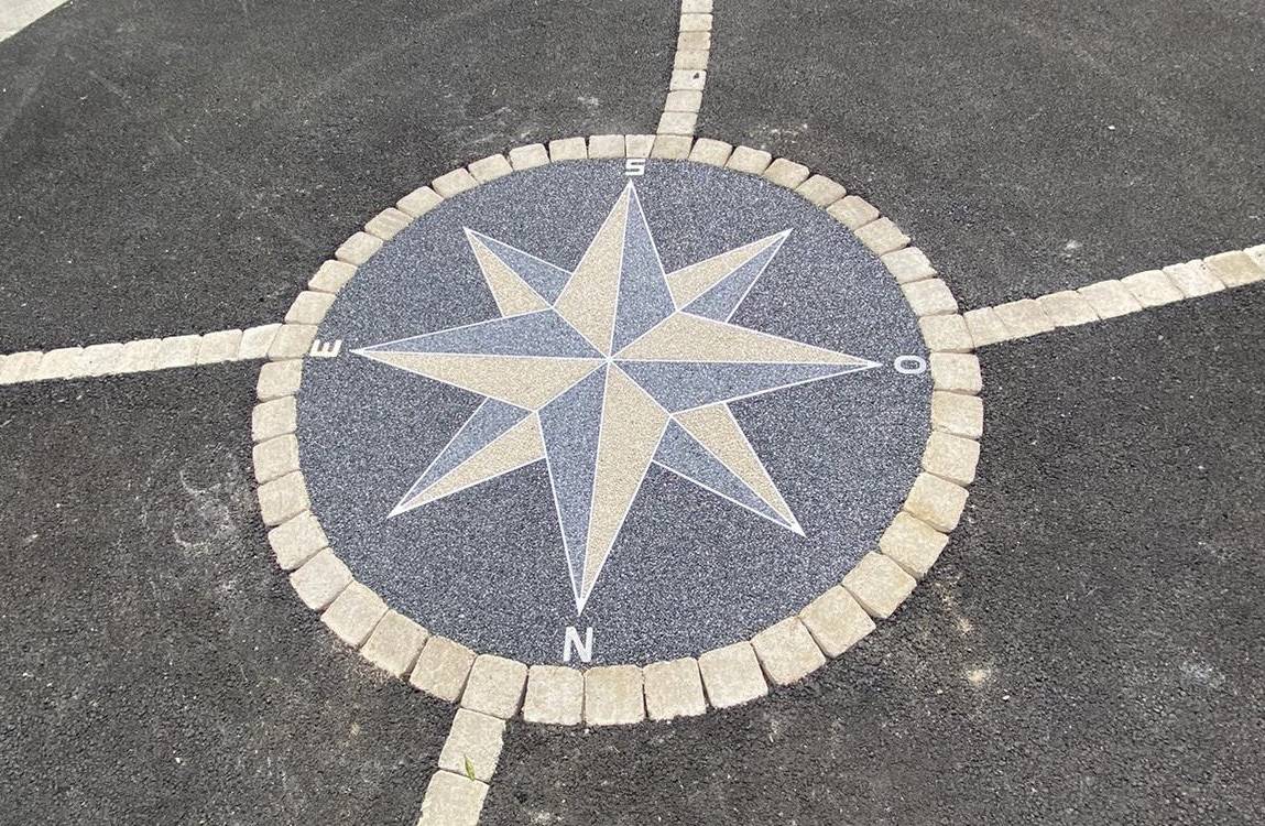 Offrez du style à votre cour avec Hydrostar®, la résine drainante personnalisable signée Daniel Moquet à Aix-en-Provence