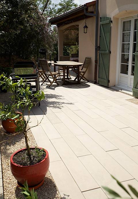 Sublimez votre terrasse avec Boibé® : le charme du bois sans les contraintes à Aix-en-Provence
