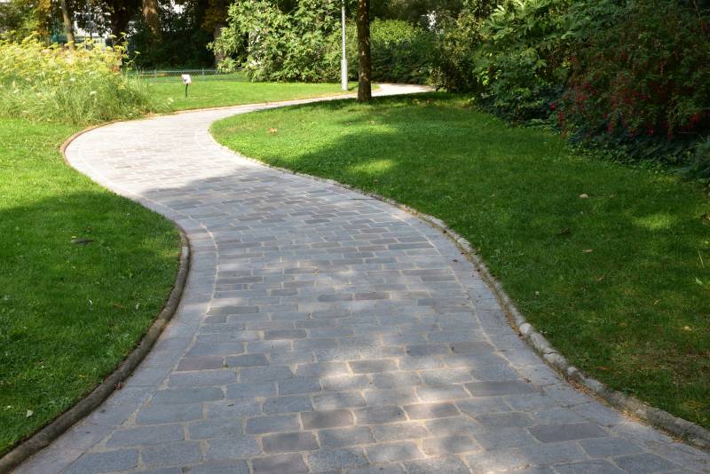 Devis pour l'installation d'une allée piétonne pour collectivité à Marignane