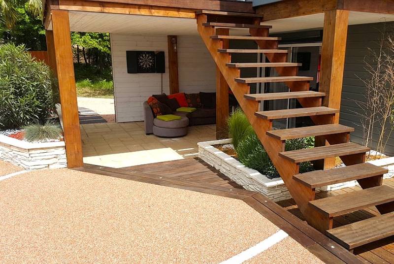 Transformez votre terrasse en espace de vie moderne avec Hydrostar®, la résine drainante haut de gamme posée à Aix-en-Provence