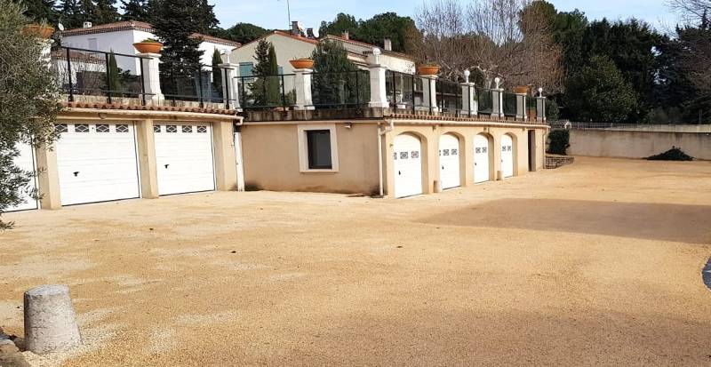 Allée carrossable en Alvéostar® et bordures végétalisées : l’équilibre parfait entre confort et nature à Aix-en-Provence