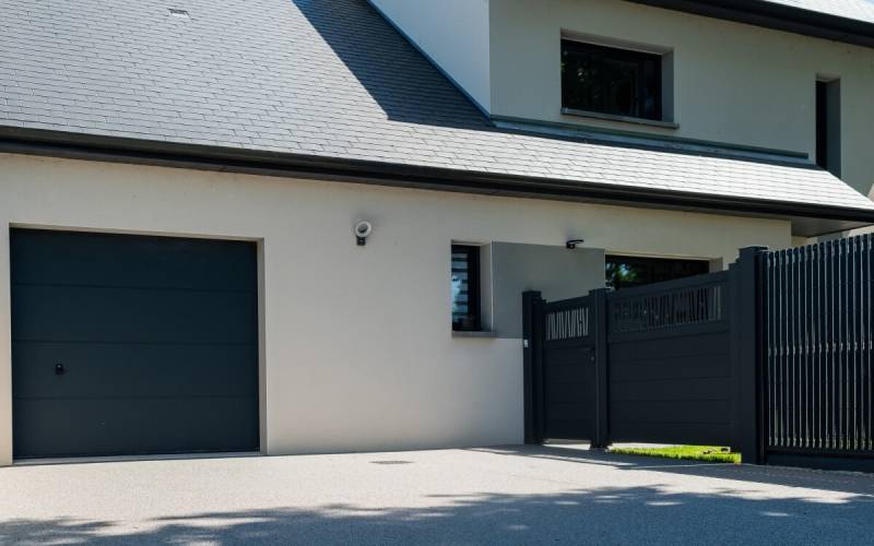 Modernisez votre cour d’entrée avec Hydrostar®, la résine drainante colorée adaptée aux fortes chaleurs à Aix-en-Provence