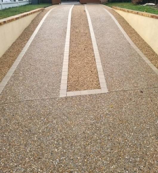 Allée carrossable en béton désactivé à Aix-en-Provence