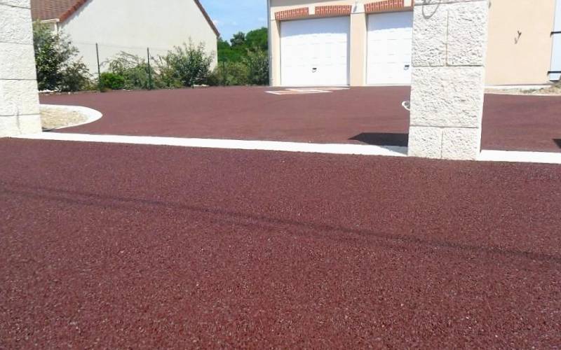  Une allée carrossable durable et drainante avec Stardraine®, le bitume perméable idéal à Aix-en-Provence
