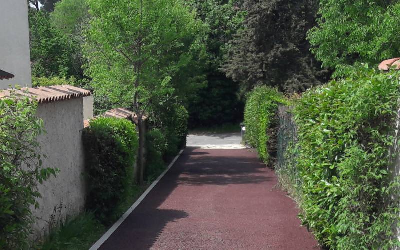 Une allée carrossable en Stardraine®, l’enrobé drainant nouvelle génération à Aix-en-Provence