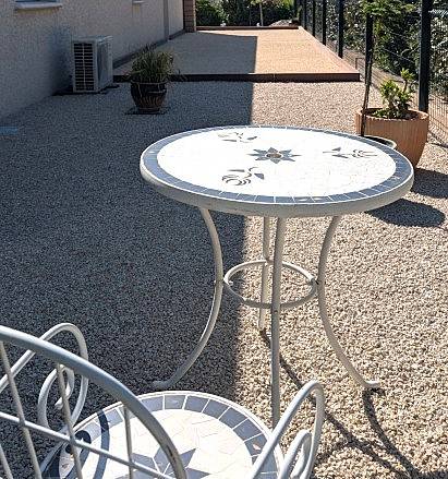 Une cour carrossable élégante et durable avec Gravistar®, le revêtement gravillonné esthétique à Aix-en-Provence