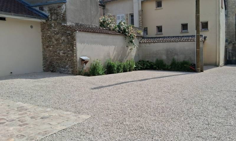 L’Alvéostar® : la solution naturelle et durable pour vos cours piétonnes à Aix-en-Provence