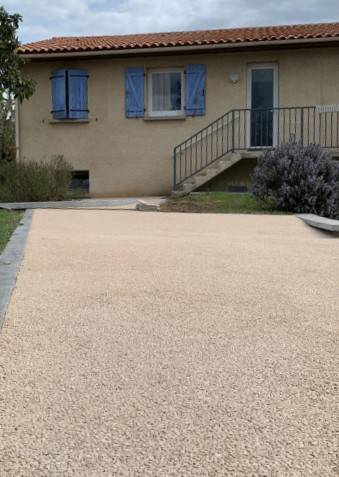 Une terrasse naturelle et écologique avec Mineralstar®, la moquette de pierre issue de graviers à Aix-en-Provence