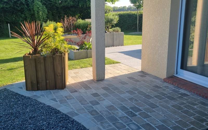 Sublimez vos extérieurs avec une allée piétonne en pavés, durable et élégante à Aix-en-Provence