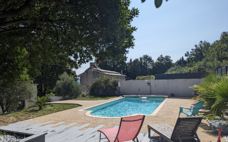 Mineralstar®, la résine drainante et antidérapante pour tours de piscine à Aix-en-Provence