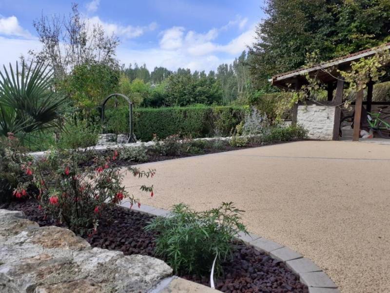 Mineralstar®, la résine naturelle idéale pour vos terrasses existantes par Daniel Moquet Aix-en-Provence.