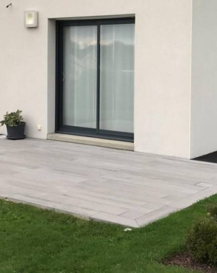 Une terrasse naturelle avec le Boibé®, béton effet bois à Aix-en-Provence