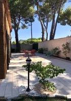 Notre zone d'activité pour ce service Terrasse en béton désactivé à Velaux 13880, Bouches-du-Rhône : surface texturée et pose artisanale – 2026